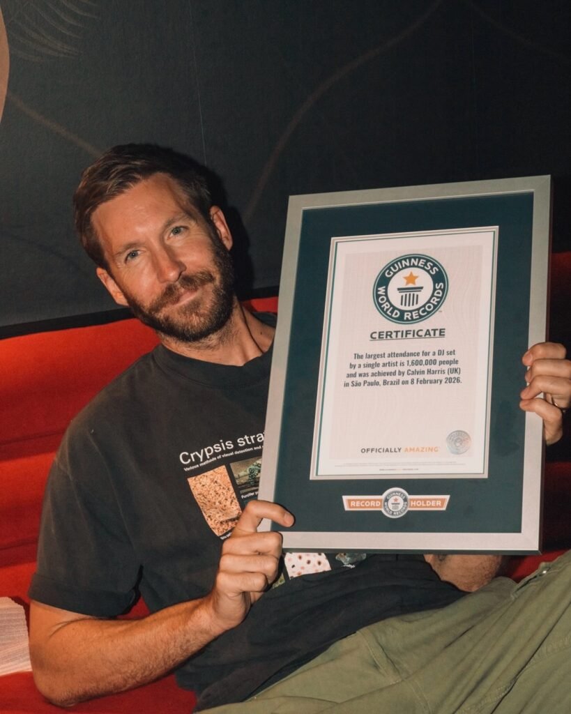Calvin Harris celebra recorde do Guinness conquistado no Carnaval de São Paulo